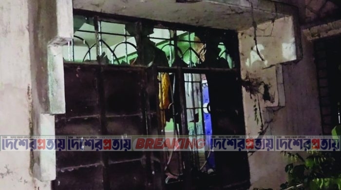 চাঁদার টাকা ভাগাভাগি নিয়ে সাবেক যুবদল নেতার বাড়িতে হামলা, আহত ৪