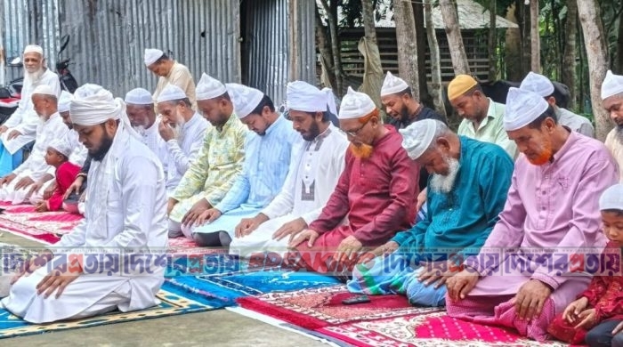 সৌদির সঙ্গে মিল রেখে গলাচিপায় ঈদ উদযাপন