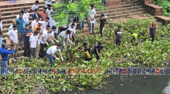 নদী বাঁচাতে মাঠে তরুণরা, নরসুন্দায় কচুরিপানা অপসারণ শুরু