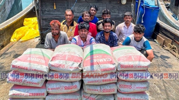 মায়ানমারে পাচারকালে ১৭০০ বস্তা সিমেন্টসহ আটক ২০