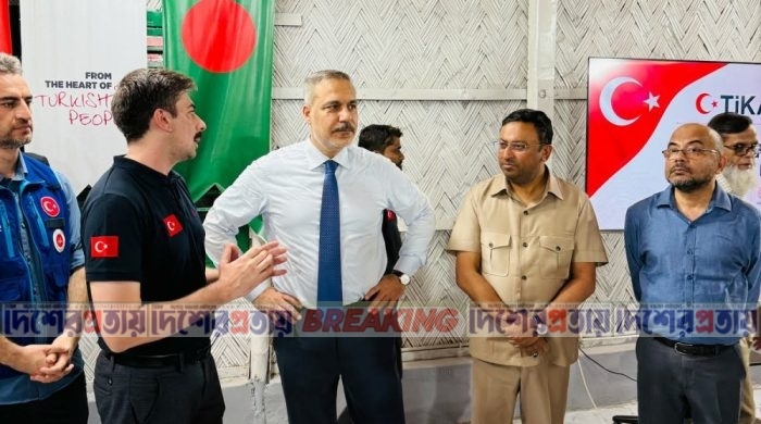রোহিঙ্গা ক্যাম্প পরিদর্শন করলেন তুরস্কের পররাষ্ট্রমন্ত্রী