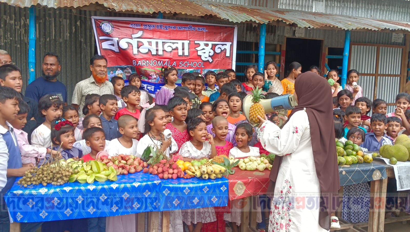 কানাইপুর বর্ণমালা স্কুলে মধুমাসের ফল উৎসব অনুষ্ঠিত