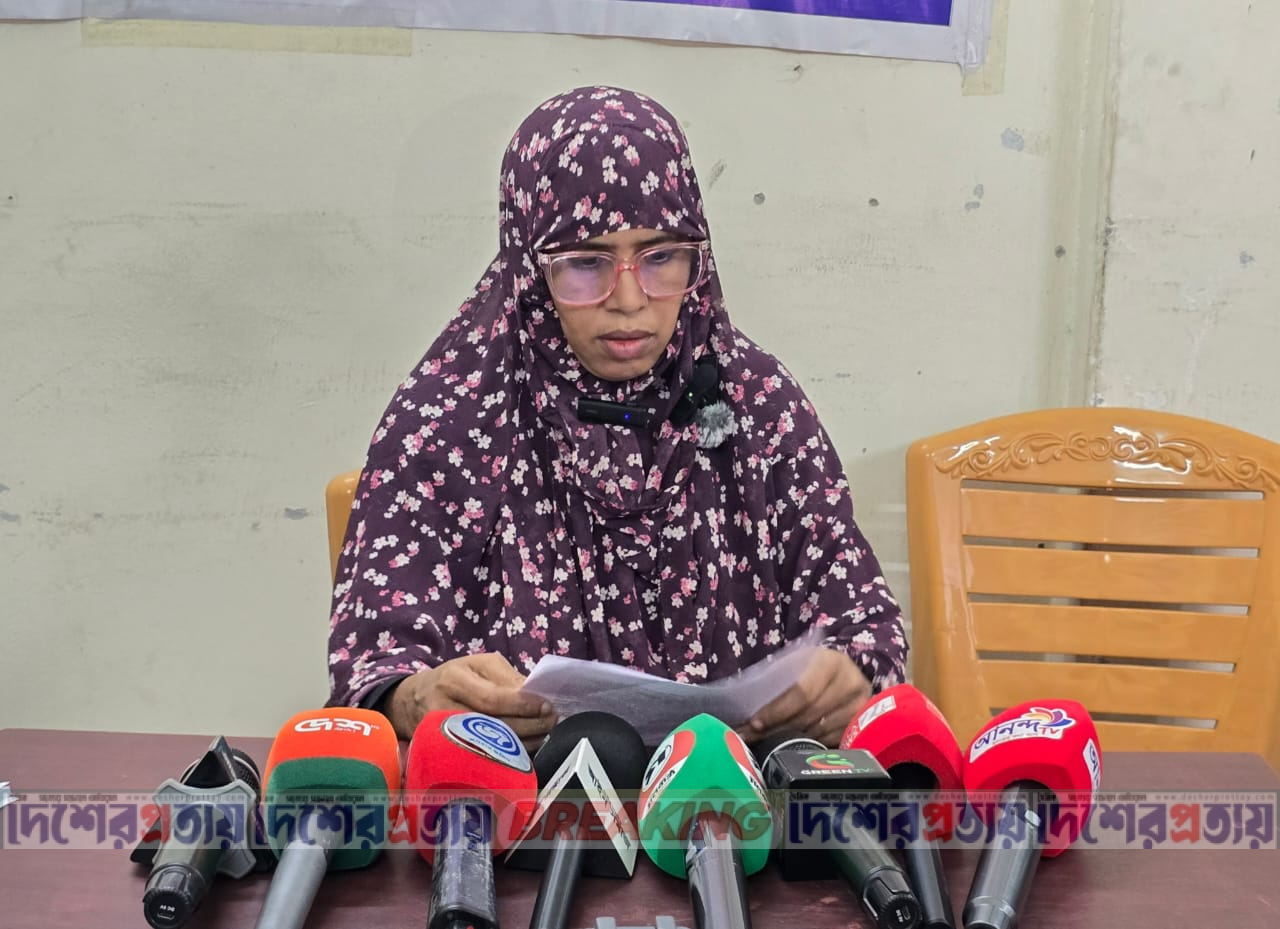 বাগমারায় যুবদল নেতার বিরুদ্ধে ডিশ ব্যবসা দখলের অভিযোগ ভুক্তভোগী নারীর: সংবাদ সম্মেলন