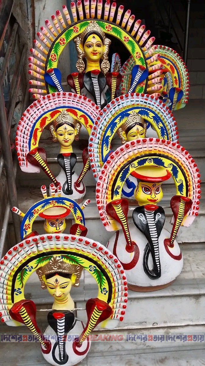 আগামীকাল মনসা পূজা, ফরিদপুরে প্রতিমা বিক্রিতে ভাটা