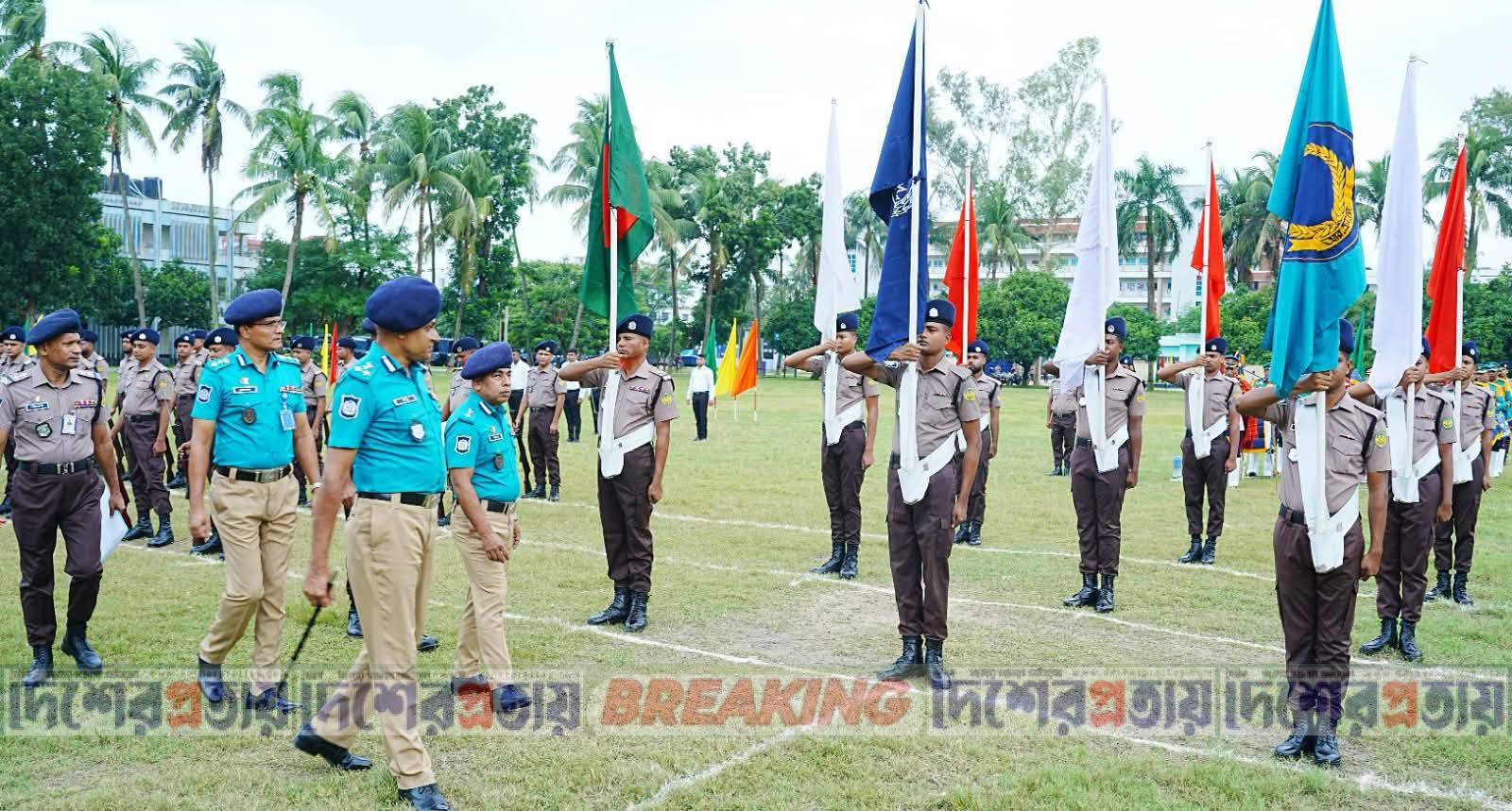 রাজশাহী মেট্রোপলিটন পুলিশের মাস্টার প্যারেড অনুষ্ঠিত