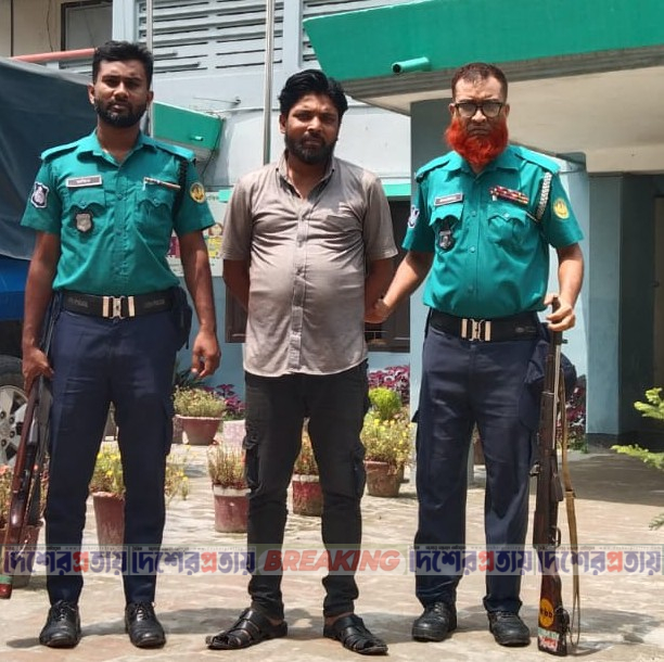 রাজশাহী মহানগরীতে সিকিউরিটি গার্ডকে মারধর ও ছুরি ধরে হত্যার হুমকি: অভিযোগের এক ঘণ্টার মধ্যে আসামি গ্রেপ্তার
