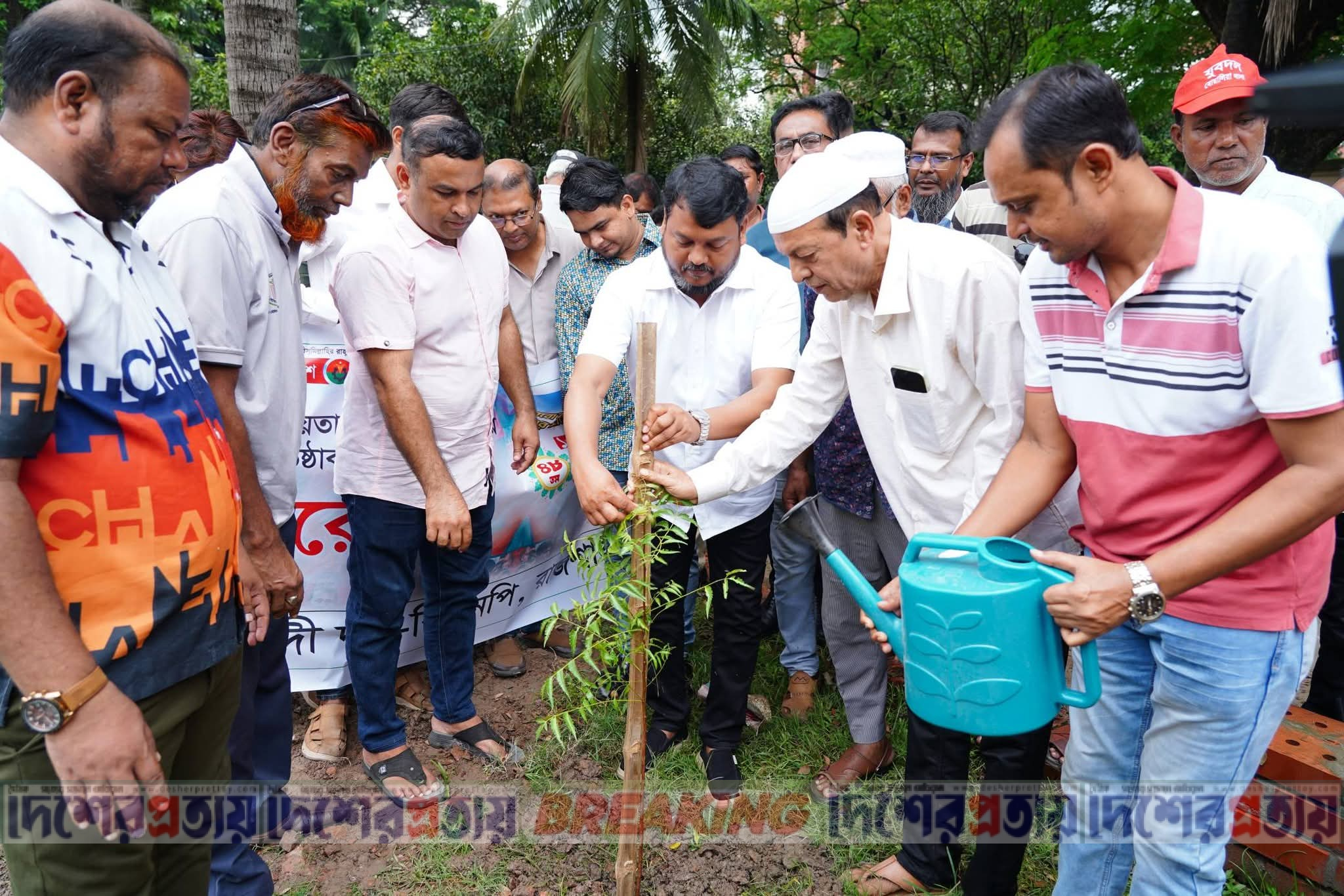 বিএনপির ৪৮তম প্রতিষ্ঠাবার্ষিকী: রাজশাহীতে মহানগর বিএনপির বৃক্ষরোপণ কর্মসূচি