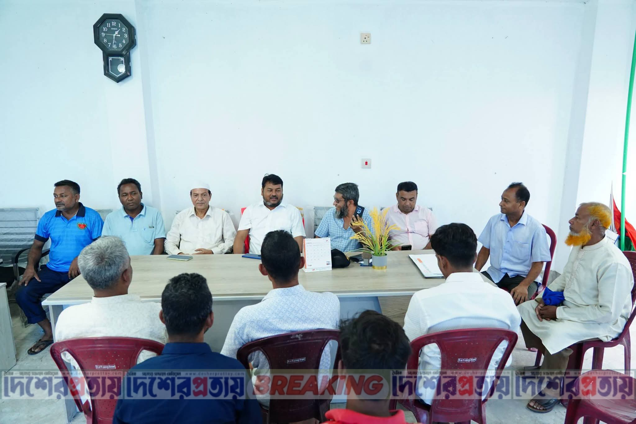 মোহনপুর ও কেশরহাটে বিএনপি নেতৃবৃন্দের সাথে মাহফুজুর রহমান রিটনের সৌজন্য সাক্ষাৎ ​
